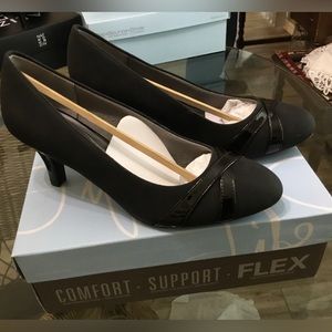 Women’s Black Life Stride Peace Black Suede Pump Heels BRAND NEW